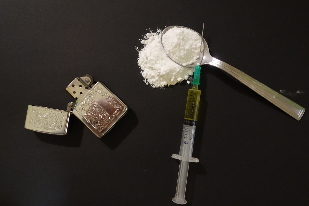 Drugs-Needle-Coke-lighter